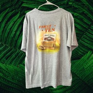 Tommy Bahama Mens T-Shirt Size L Cigars First and Ten Grey